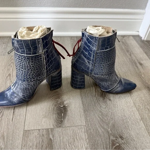 Freebird by Steven by Joey Navy Croc-Pointed Toe Buckle Ankle Boots Size 8 - Picture 2 of 5